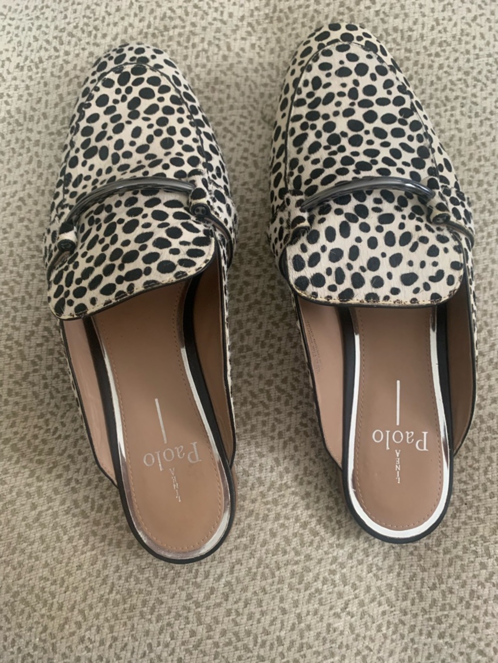 Lines Paola “Annette” calf hair dotted mules in 9M. EUC. Very Chic